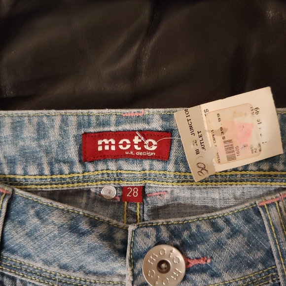 New Moto woman's Jean shorts - Picture 6 of 6